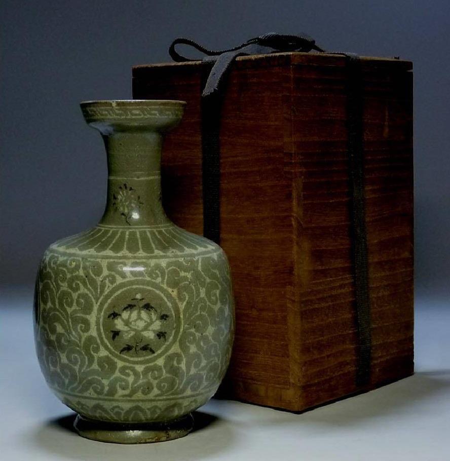 Korean Joseon Dynasty Inlaid Vase / H 18.8[cm]